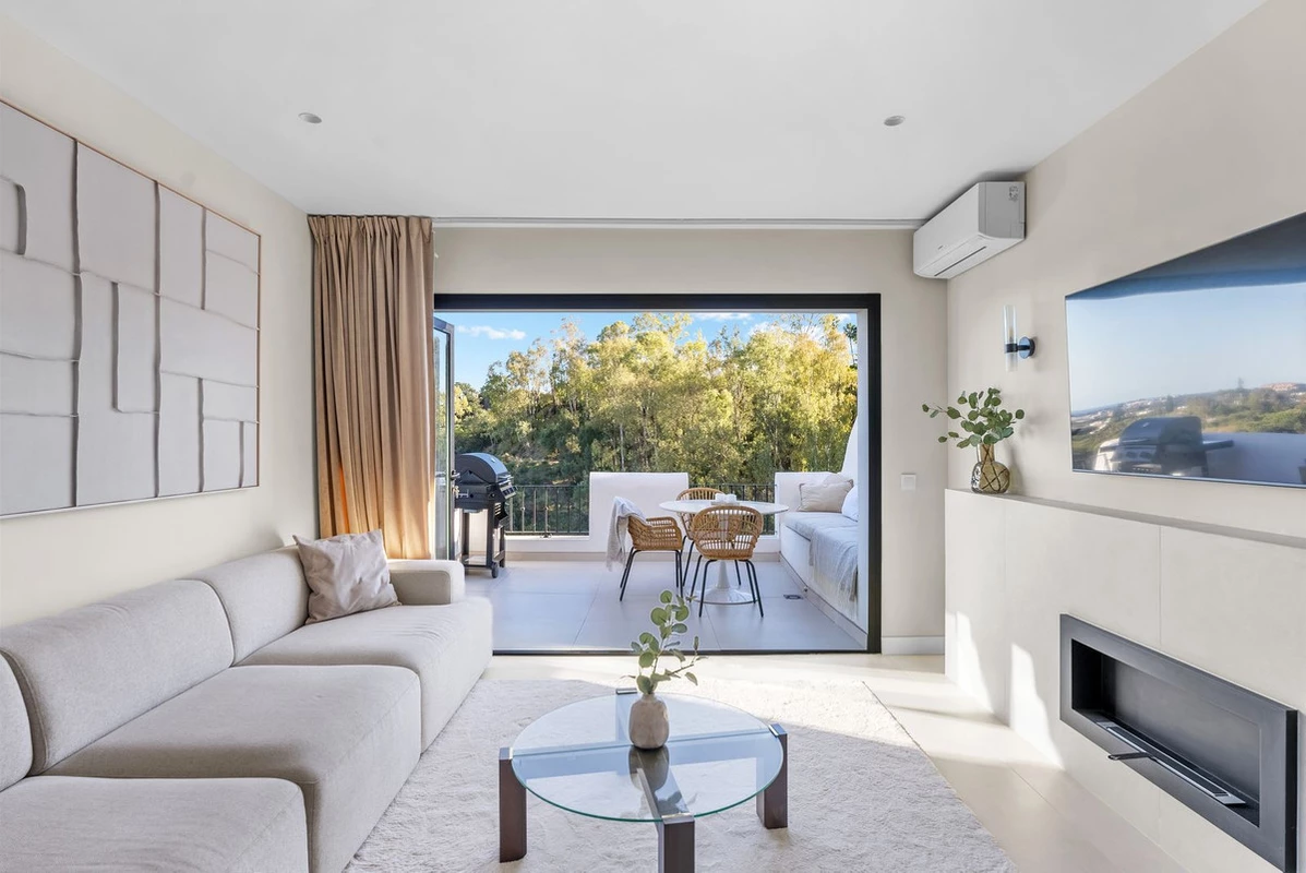 2-5bd7b9d04b45e33852eaf0ec6670150d