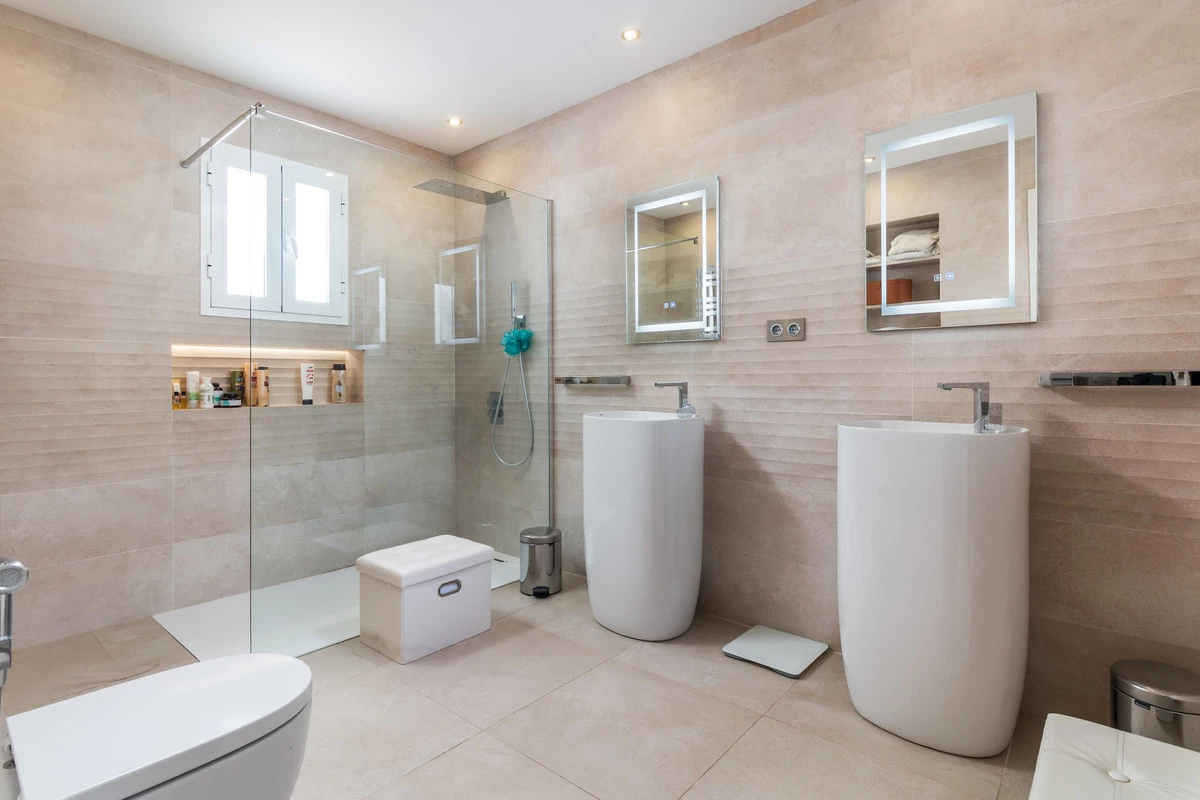 8-e64a9055bba3e77ac8aca3b893cdf826